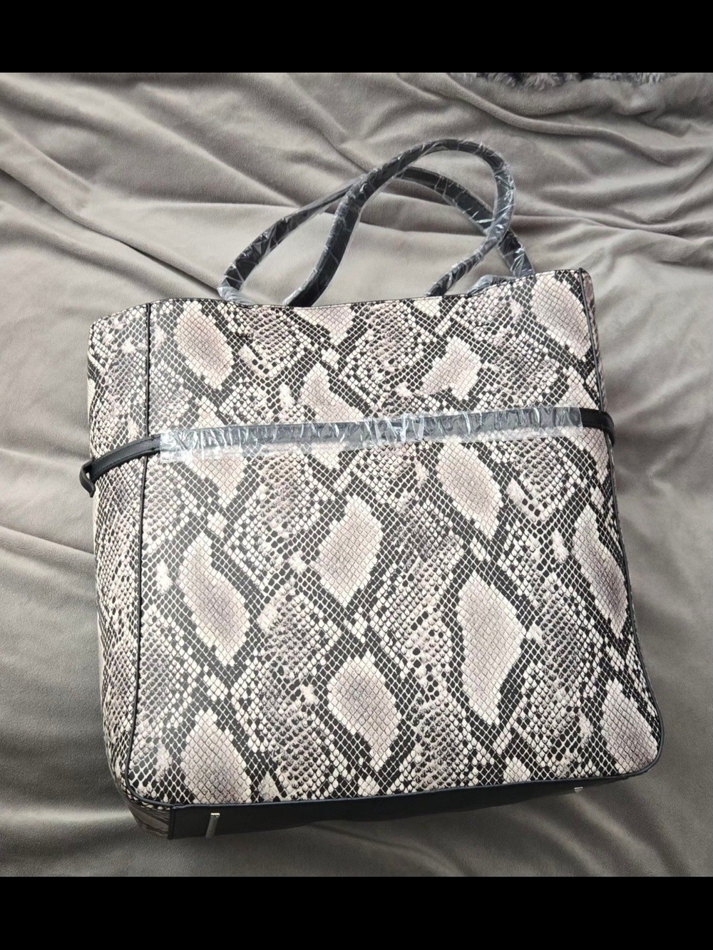 Steve Madden Kendraa Tote With Pouch #1236 - Picture 2 of 10